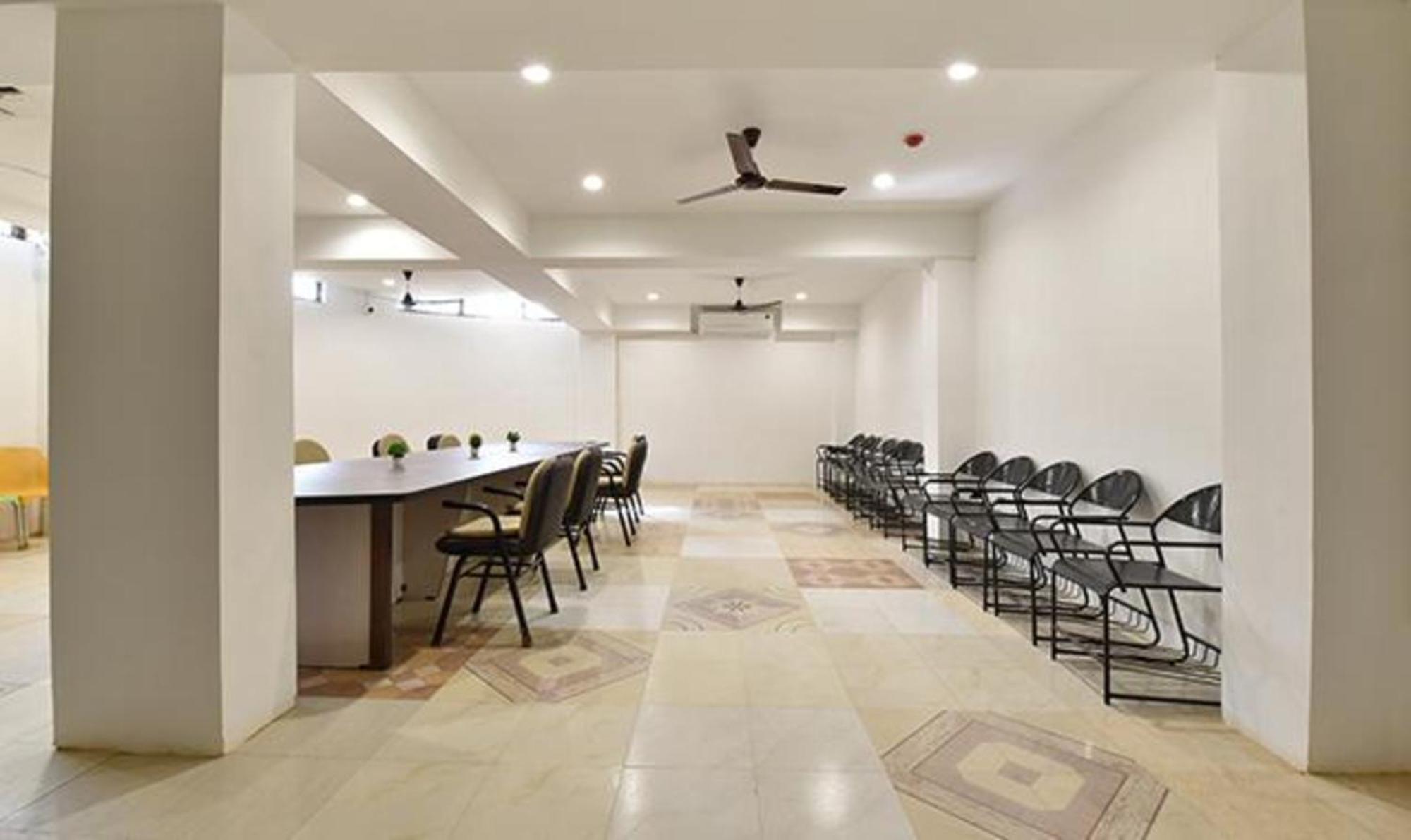 Fabhotel Siddharth Corporate - Vavol, Gándhínagar Exteriér fotografie
